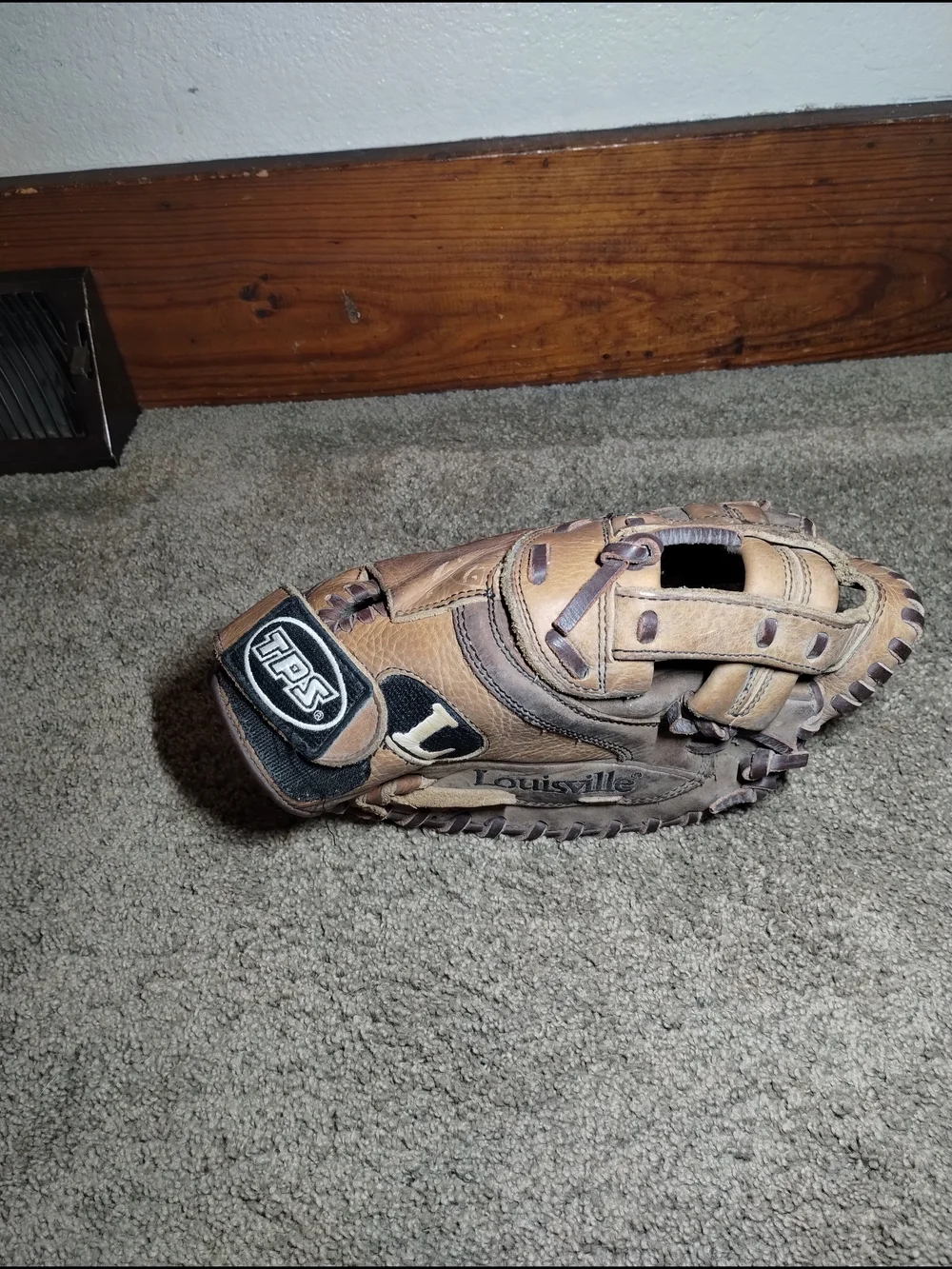 Fastpitch  Louisville Softball Catcher's Glove